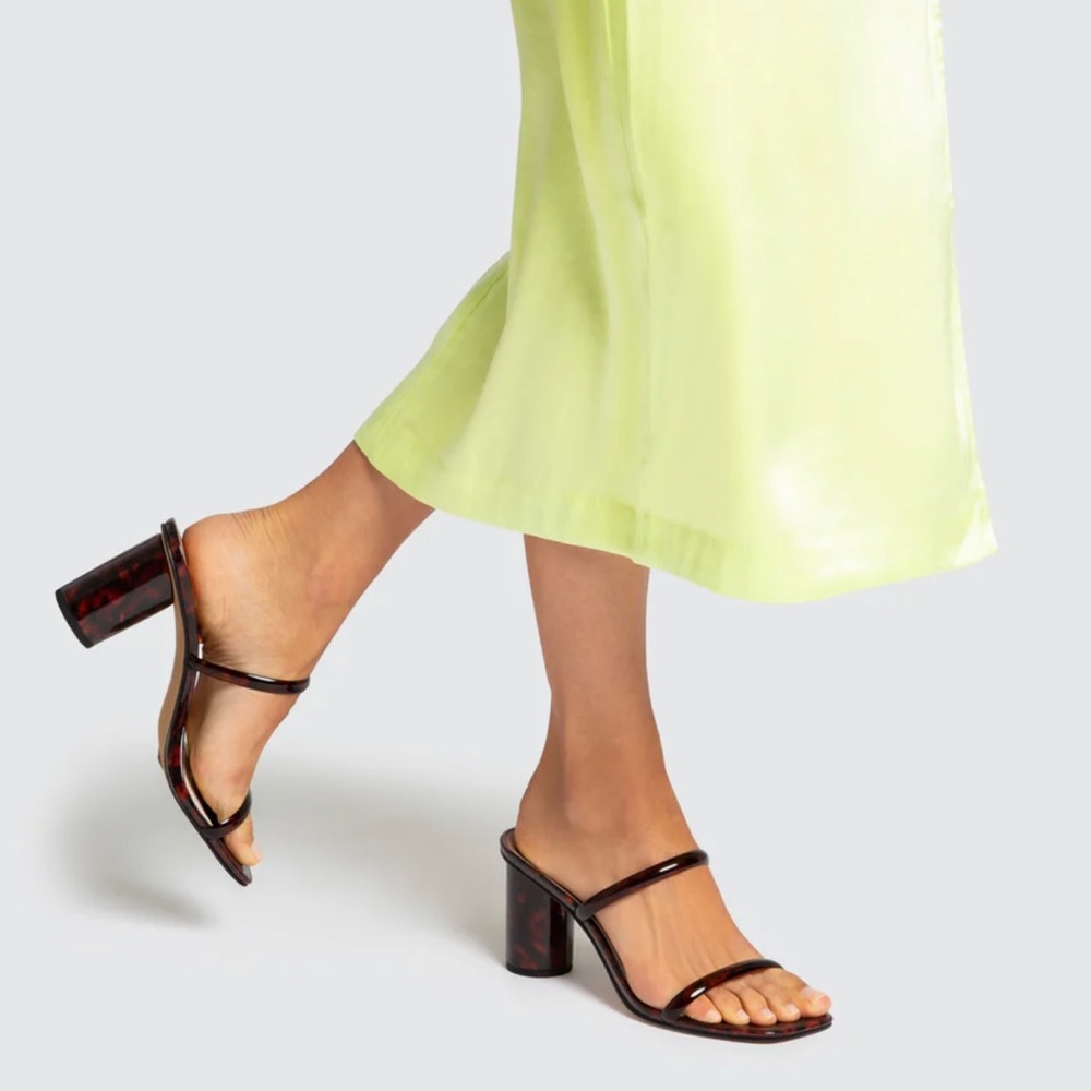 Dolce Vita Noles Sandals